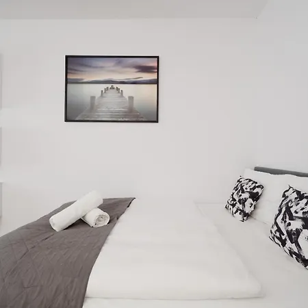 Bright & Comfy Studio Legnicka By Renters Apartament Wrocław